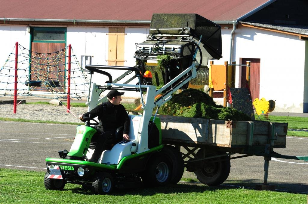 Tondeuse autoportée Etesia HYDRO 124DL