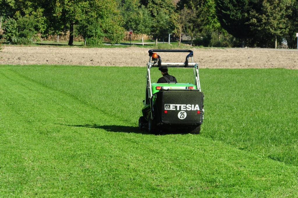 Tondeuse autoportée Etesia HYDRO 124DN